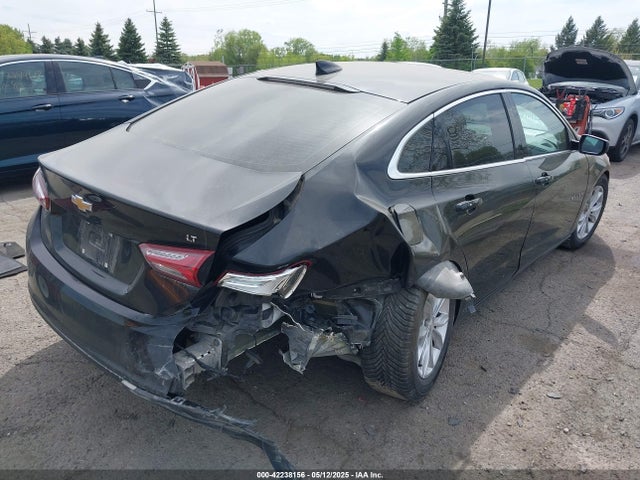 1G1ZD5ST5KF144829 Chevrolet MALIBU LT
