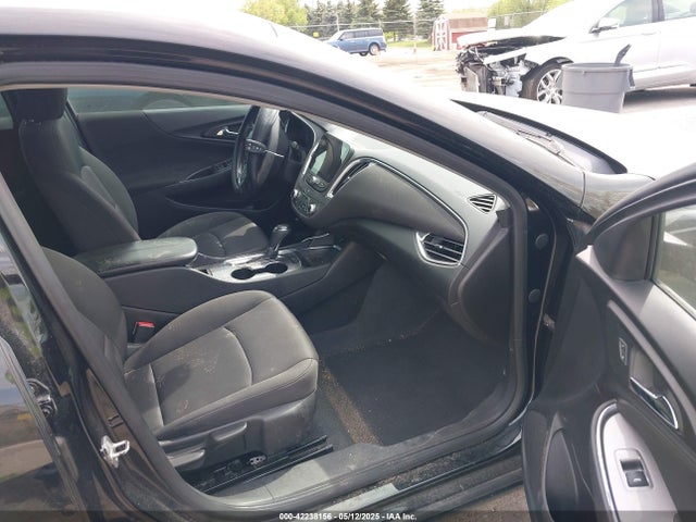 1G1ZD5ST5KF144829 Chevrolet MALIBU LT
