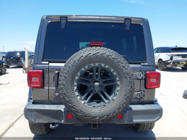 1C4HJXEN1JW236779 Jeep Wrangler