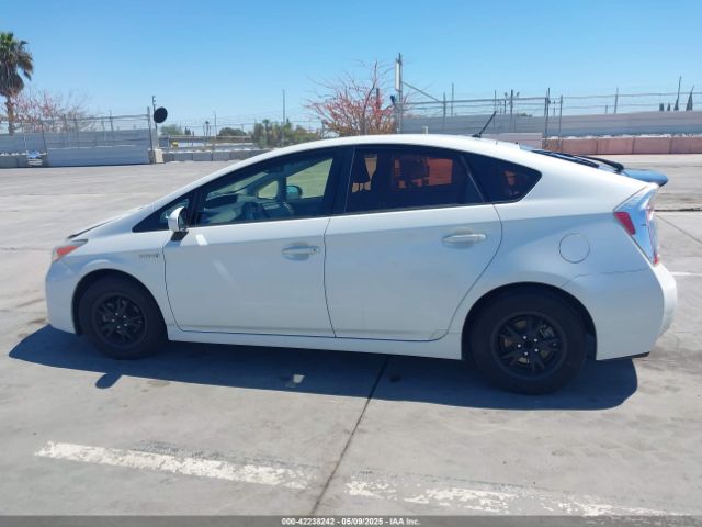 JTDKN3DU7F1936953 Toyota Prius Two