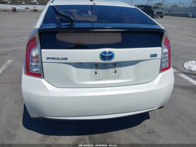 JTDKN3DU7F1936953 Toyota Prius Two