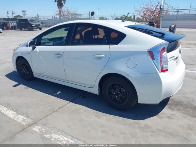 JTDKN3DU7F1936953 Toyota Prius Two