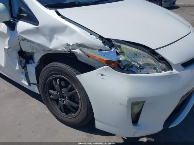 JTDKN3DU7F1936953 Toyota Prius Two
