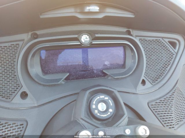 2019 CAN-AM SPYDER ROADSTER 2BXNBDD20KV000082 Photo 6