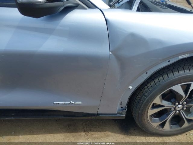 3FMTK3SS7NMA02299 Ford Mustang Mach-e Premium