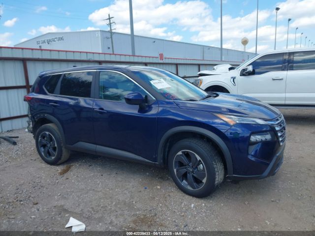 5N1BT3BA3RC697307 Nissan Rogue Sv Fwd