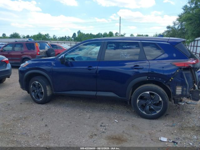 5N1BT3BA3RC697307 Nissan Rogue Sv Fwd