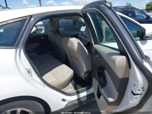 1FADP3K21FL319997 Ford 2015