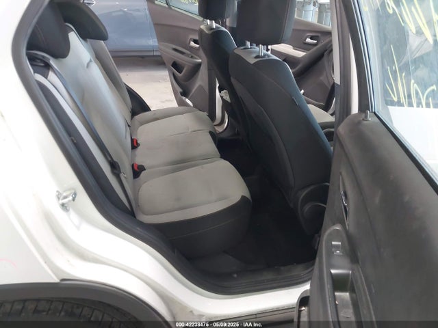 Chevrolet TRAX LS 2017 3GNCJKSB1HL285110 Image 8