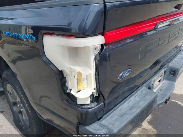 1FTVW1EL8NWG14716 Ford F-150 Lightning Lariat