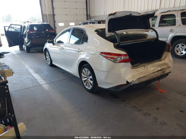 2018 TOYOTA CAMRY JTNB11HK0J3038079 Photo 2