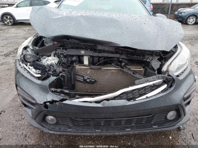 3KPF24AD9ME325126 KIA FORTE FE