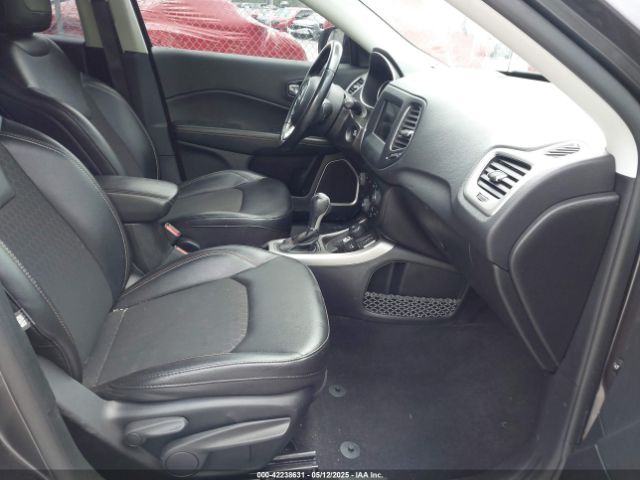 3C4NJDBB9LT129693 Jeep 2020