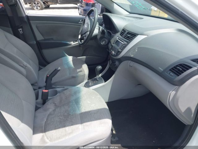 KMHCT5AE4GU262761 Hyundai ACCENT SE