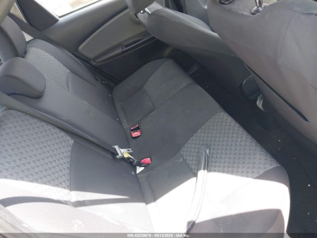 VNKKTUD30FA038821 Toyota YARIS L