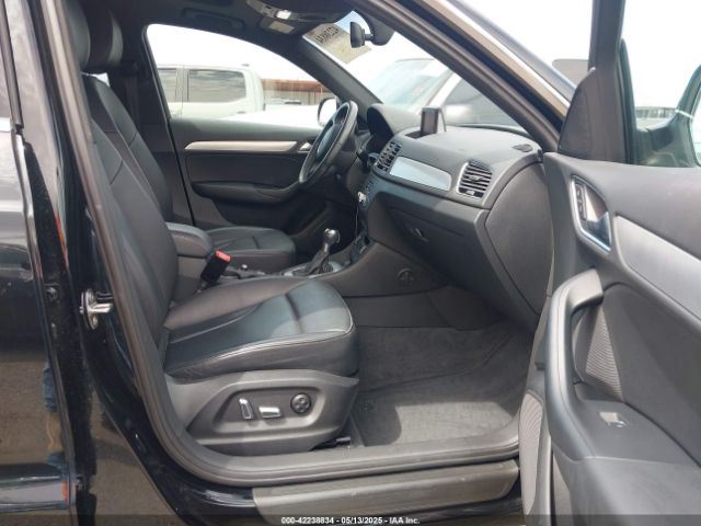 WA1HCCFS3HR013914 Audi Q3 2.0t Premium