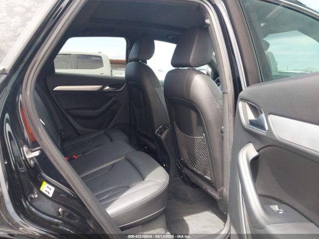 WA1HCCFS3HR013914 Audi Q3 2.0t Premium