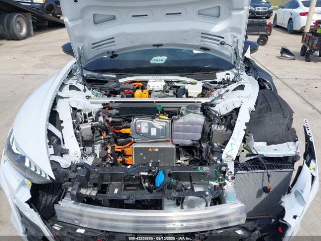 2023 AUDI E-TRON GT WAUCJBFWXP7000992 Photo 9