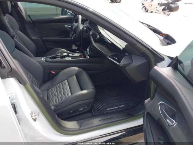 2023 AUDI E-TRON GT WAUCJBFWXP7000992 Photo 4