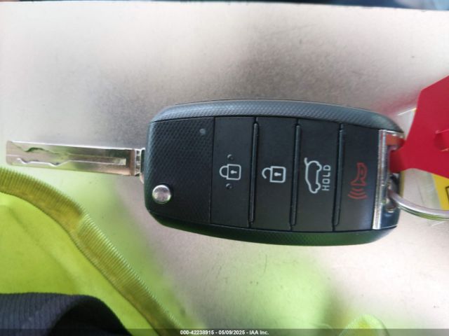 KNDP63AC3L7743836 KIA SPORTAGE S