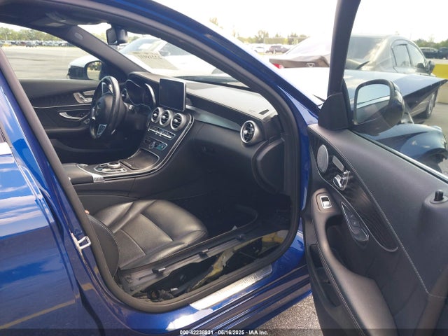 WDDWF4JB6HR236360 Mercedes-Benz C 300 Luxury/sport