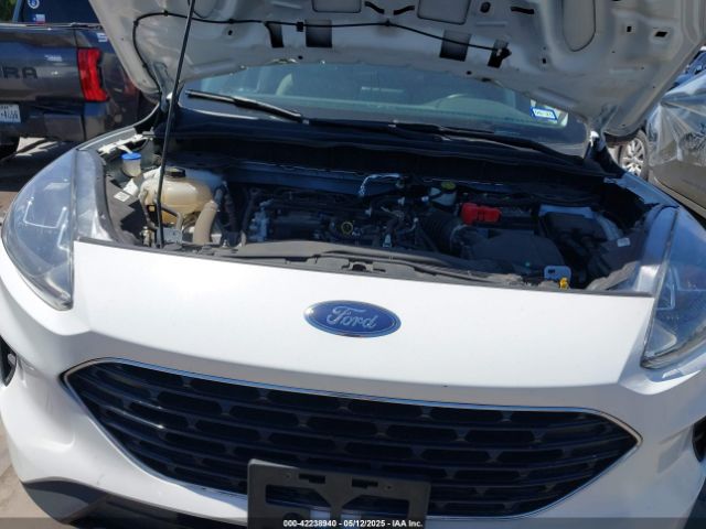 1FMCU0G60NUB11056 Ford ESCAPE SE