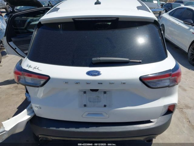 1FMCU0G60NUB11056 Ford ESCAPE SE