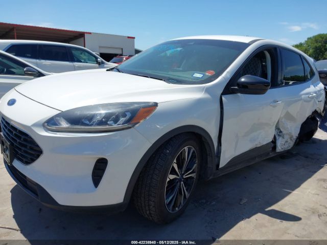 1FMCU0G60NUB11056 Ford ESCAPE SE