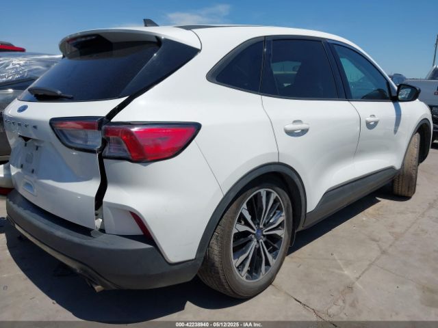1FMCU0G60NUB11056 Ford ESCAPE SE