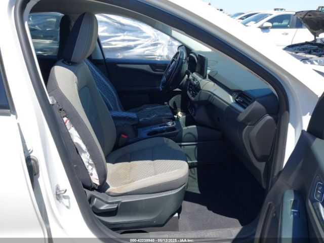 1FMCU0G60NUB11056 Ford ESCAPE SE