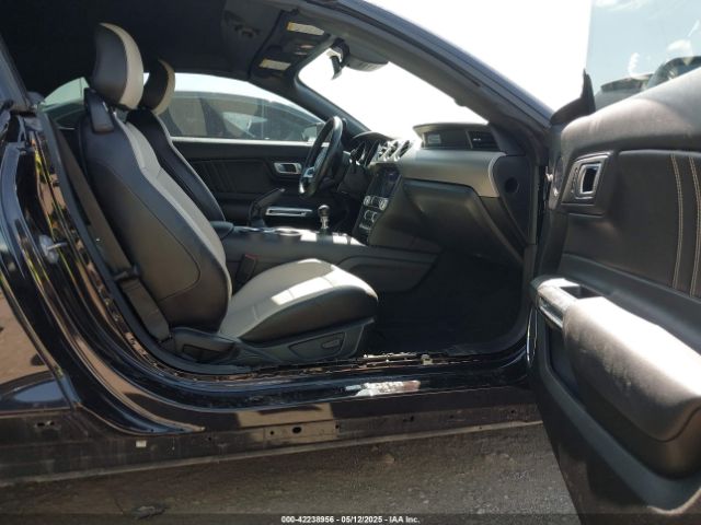 1FATP8UH5N5133246 Ford 4v