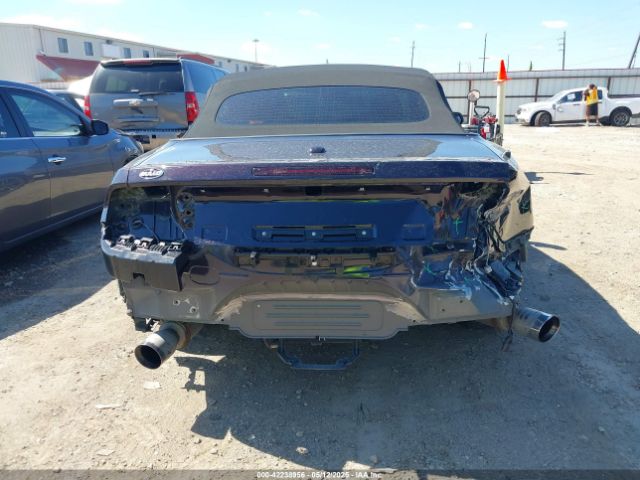 1FATP8UH5N5133246 Ford 4v