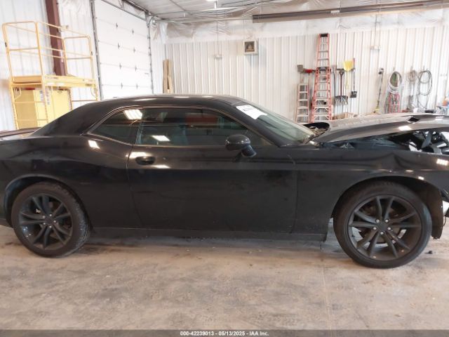 2C3CDZAG6GH300198 Dodge Challenger Sxt