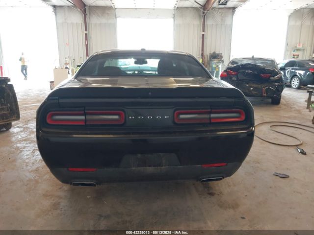 2C3CDZAG6GH300198 Dodge Challenger Sxt