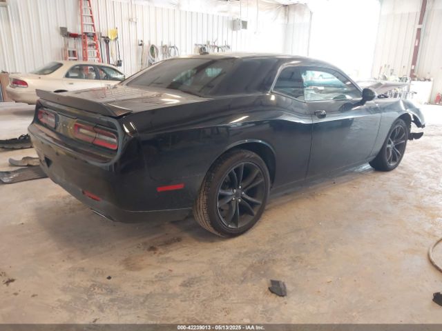 2C3CDZAG6GH300198 Dodge Challenger Sxt