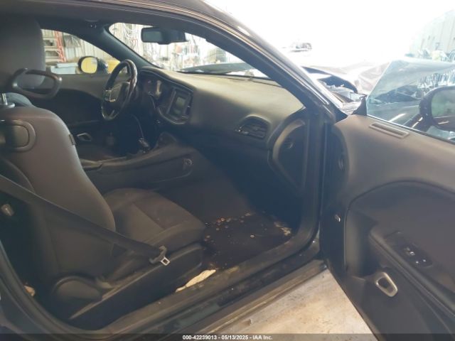 2C3CDZAG6GH300198 Dodge Challenger Sxt