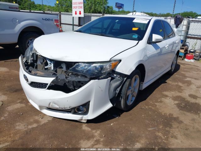 4T1BF1FK4EU443849 Toyota CAMRY SE