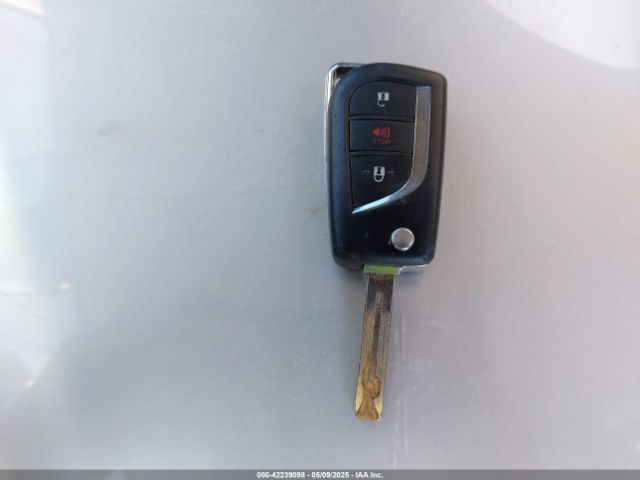 2T3F1RFV7MW185857 Toyota RAV4 LE