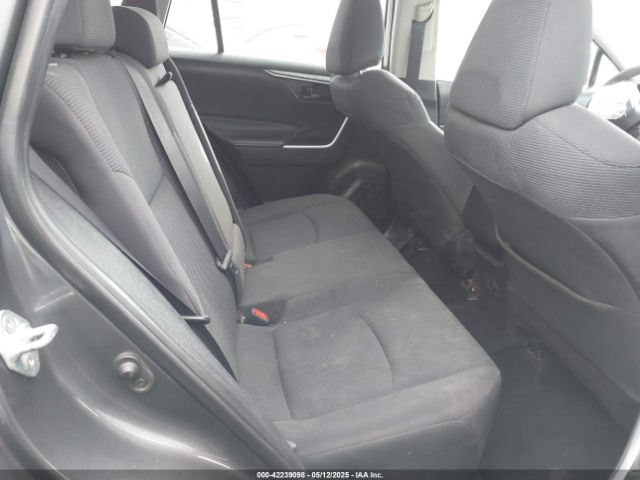 2T3F1RFV7MW185857 Toyota RAV4 LE
