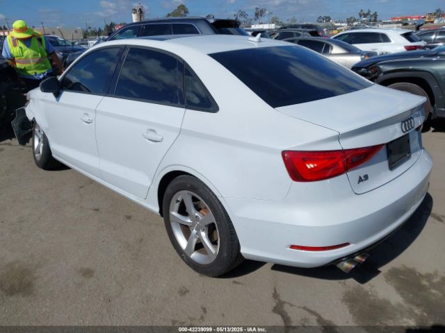 2015 AUDI A3 WAUACGFF8F1034090 Photo 2