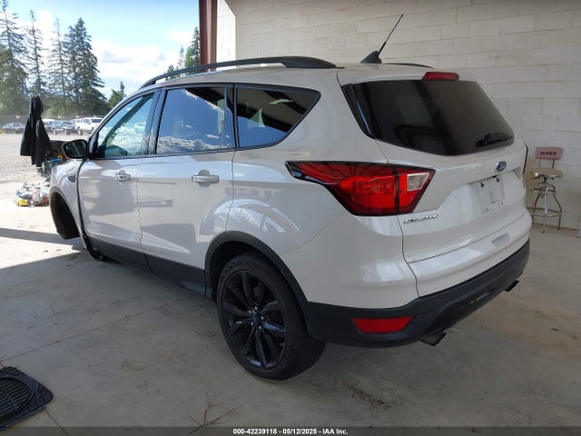 1FMCU9GDXKUB63437 Ford ESCAPE SE