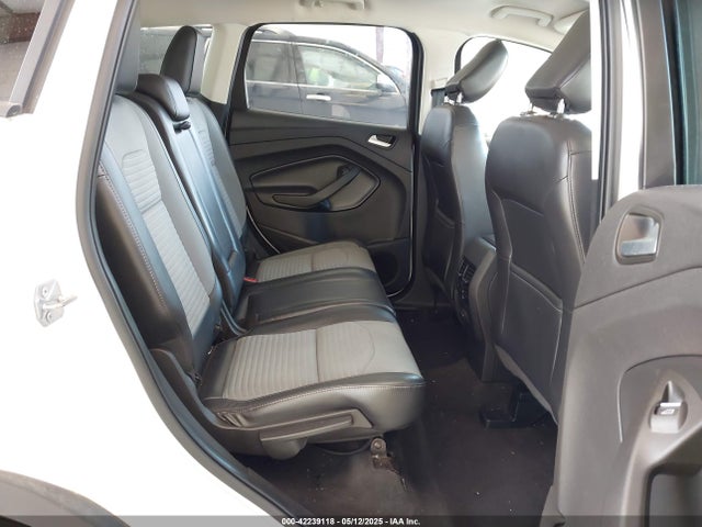 1FMCU9GDXKUB63437 Ford ESCAPE SE
