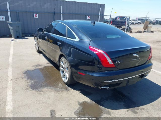2016 JAGUAR XJ SAJWA2G76G8V97013 Photo 2