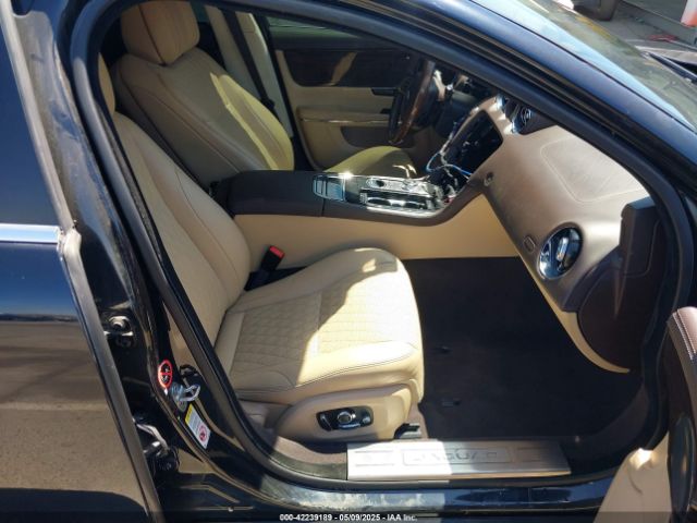 2016 JAGUAR XJ SAJWA2G76G8V97013 Photo 4