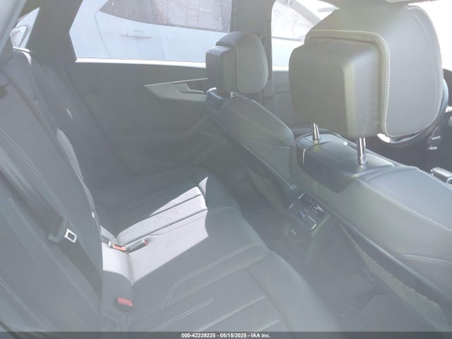 WAUEAAF4XRN009739 Audi 45 tfsi