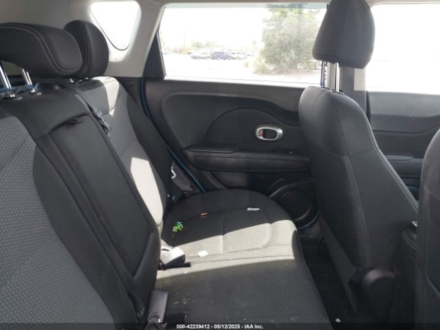 KNDJP3A5XH7504215 KIA SOUL +