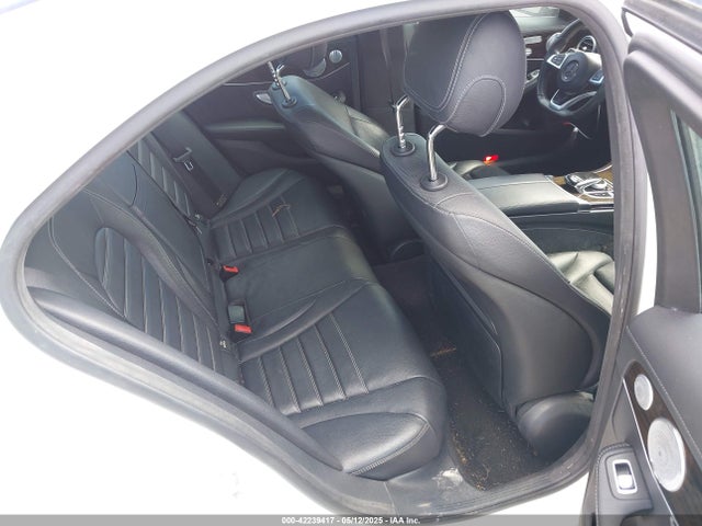 55SWF4JBXFU058805 Mercedes-Benz C 300 Luxury/sport