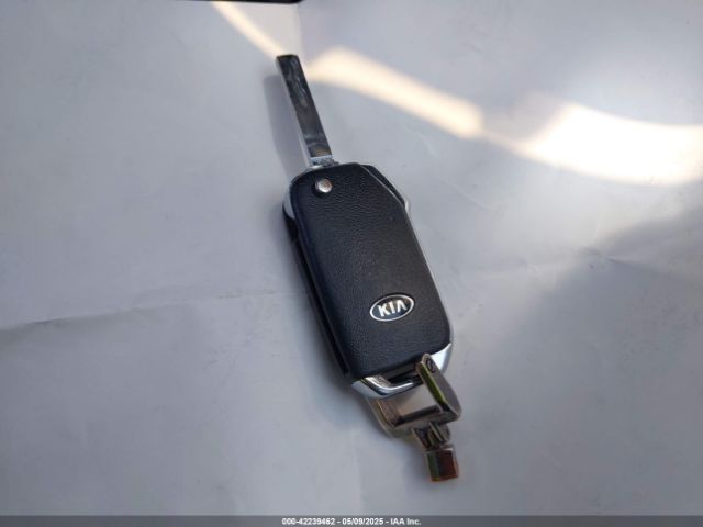 3KPF24AD7LE258900 KIA Forte Lxs