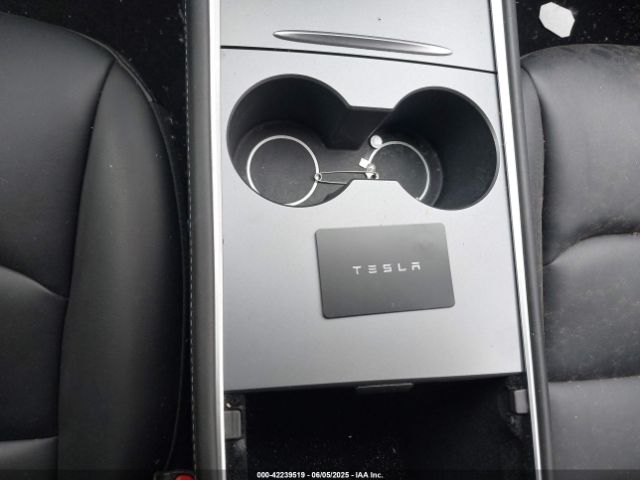 7SAYGDEE7PF851849 Tesla Model Y