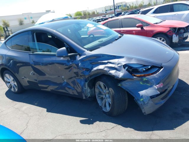 7SAYGDEE7PF851849 Tesla Model Y